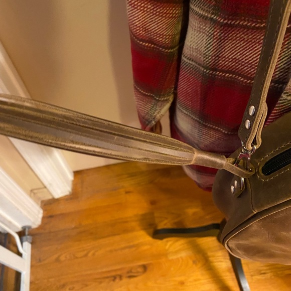 Holla handmade leather Crossbody bag. - Picture 4 of 11